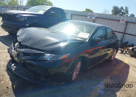 2018 Toyota Camry Le из США, поврежденный, VIN 4T1B11HK2JU081624